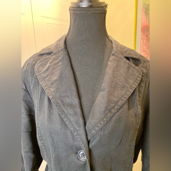 Olsen Europe black short button blazer with shorter sleeves w/ slits, back panel - Picture 6 of 8